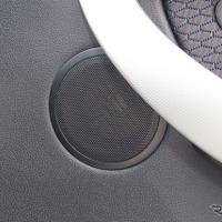 「パワーアンプ内蔵DSP」にてシステムが構築されたオーディオカーの一例。