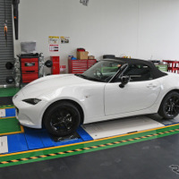 アライメント計測もできるリフトはEVなどの重量車にも対応するタイプ