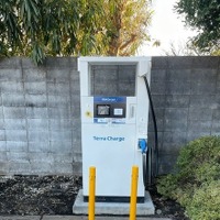 Terra Chargeがデイリーヤマザキ3店舗に設置
