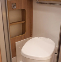 水を使わず高品質なフィルムで自動パックするトイレ「クレサナ」