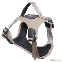 コンビのペットブランド「コムペット」のシートベルトを通すだけの「カーリンク ハーネス」