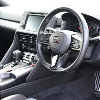 社外ステアリング交換で何が変わる？ 操作性向上のメリットと落とし穴～カスタムHOW TO～