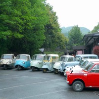 玉川温泉のレトロカー展示イベント