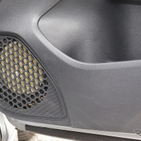 「市販メインユニット」を核にシステムが組まれたオーディオカーの一例（製作ショップ:カーファイ＜神奈川県＞）。