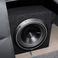 「市販メインユニット」を核にシステムが組まれたオーディオカーの一例（製作ショップ:カーファイ＜神奈川県＞）。