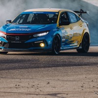 レース車両展示