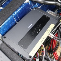 サブウーファーをドライブするパワーアンプとしてはオーディソンのSR1.500 MK2をチョイスした。