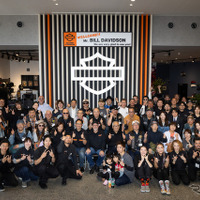 ハーレーダビッドソンシティ西東京でファンや販売店と交流するビル