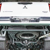 三菱『トライトン』用HKS「リーガマックス・トレイルマスター」