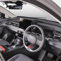 カーメイト、トヨタ『RAV4』専用カーインテリアグッズ3アイテムを発売