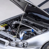 AUTOart製「ニスモ R34 GT-R Z-tune シルバー」の1/18スケールモデル