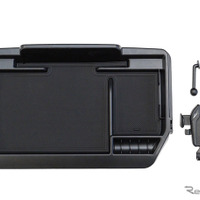 スマホスタンド＆小物収納一体型、クラフトワークスから『ハイエース』200系専用ダッシュボードトレイが登場
