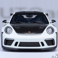 「AUTOart」の1/18スケールのダイキャストモデル、ポルシェ『911』（991.2）の「GT3 RS ヴァイザッハ・パッケージ
