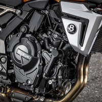 スズキ GSX-8T