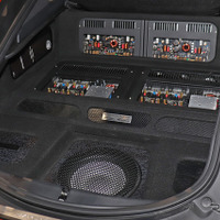 高度な「イコライザー」が搭載された「DSP」を積んでいるオーディオカーの一例（製作ショップ：AVカンサイ＜大阪府＞）。