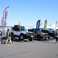ランクルを愛するカスタマイズパーツメーカーも多数出展