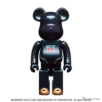 2026年限定デザインの「NISSAN GT-R BE@RBRICK 100% & 400%」