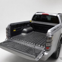 タイから並行輸入されるいすゞ『D-MAX』