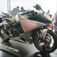 ホンダ CBR400Rフォア Eクラッチ（鈴鹿8耐2026）