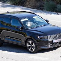 ボルボ XC40 改良新型の開発車両
