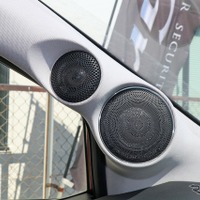 フロントスピーカーに選んだのはモレルのイレイトカーボンPRO 63A。ツイーター／ミッドレンジはAピラーを加工して納める。