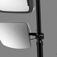 一部ミラーにフレームレス仕様を採用することで、キャブ周りの間接視界を拡大