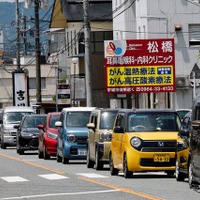 ガソリンスタンドに長蛇の列（熊本県宇城市、7月30日）
