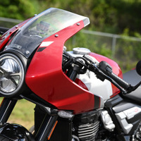 トライアンフ Thruxton 400（スラクストン400）