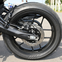 トライアンフ Thruxton 400（スラクストン400）