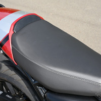 トライアンフ Thruxton 400（スラクストン400）