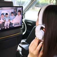 フルラッピング車両1台限定で、 “「VIBY LAND」へ向かう旅”をコンセプトにした没入型タクシーを運行