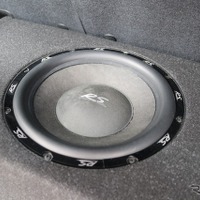 サブウーファーユニットにはRSオーディおのRS A10DVCをチョイス。厚い低音再生をサポートする。