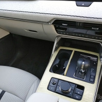 CX-60のプレミアムモダン内装。マツダの世界観が目いっぱい盛られているという観点ではなかなか魅力的。CX-80にも同等グレードあり