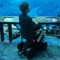 免許不要の近距離モビリティ「WHILL」を沖縄美ら海水族館に導入