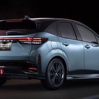 日産ノート オーラ NISMOの「Black Limited」