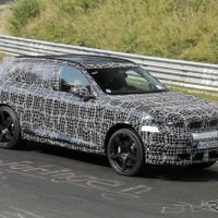 BMW iX5 M 市販型のプロトタイプ