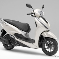 ホンダ・リード125（バニラホワイト）