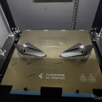 3Dプリンターを使って実際にパーツを作ってみた。こちらのツイーターリング程度であれば15分ほどで完成する。