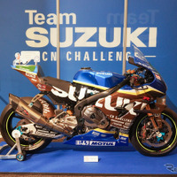 スズキ社員によるチーム体制で鈴鹿8耐に参戦する「チームスズキCNチャレンジ」のマシン