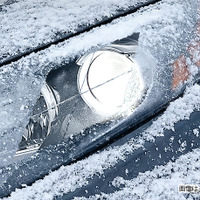 車両ヘッドライトの曲面に対し、剥がれを防止し平滑に貼れる（特許出願済み）