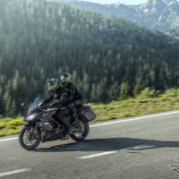 カワサキ Ninja 1100SX（メタリックカーボングレー×メタリックディアブロブラック）