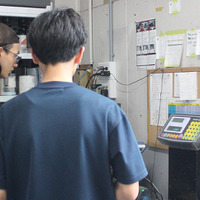 長野・飯田の中学2年生が、フレーム修正から溶接・塗装まで本格体験…「車社会を支える」仕事の尊さを知る