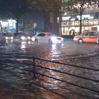 都市部でも、ゲリラ豪雨で「あっ」という間に道路が冠水してしまう