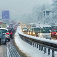 高速道路での降雪
