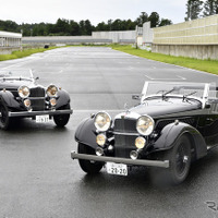 アルヴィスのコンティニュエーションシリーズ『4.3リッター・バンデン・プラ・ツアラー』（右）と1937年当時の車両