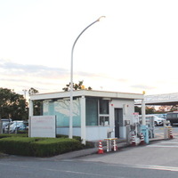 取材場所となった、メルセデス・ベンツ日本「日立新車整備センター（日立VPC）」入り口