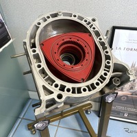 ラッツェーリ社長の執務室に置かれたロータリーエンジンのカットモデル