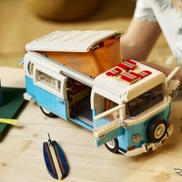 レゴ「フォルクスワーゲン・タイプ2バス・キャンピングカー」