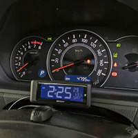 車用電波時計（常時点灯タイプ USB） Fizz-1083（Fizz）。
