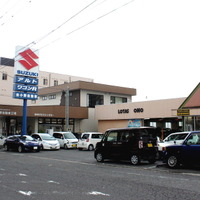 小野自動車工場の店舗外観